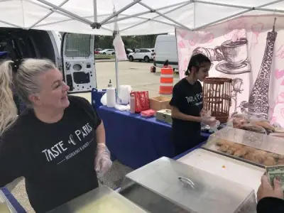 'It's a community feeling': Buffalo Grove Farmers Market opens for 17th season