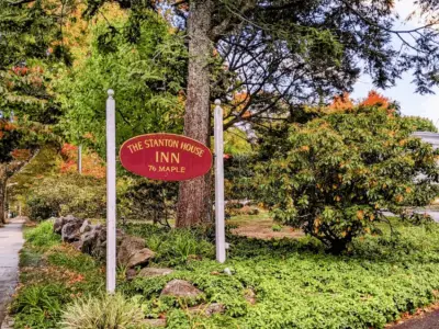 3 romantic apple orchard getaways in New England