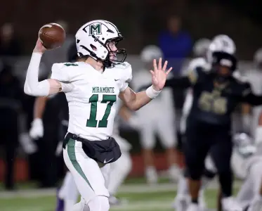 Miramonte loses QB in first quarter, falls at Calaveras in NorCal final