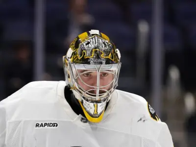 Jeremy Swayman has his swagger back as Bruins franchise goalie