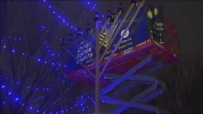 Boston menorah lighting assumes extra meaning in wake of Sydney massacre