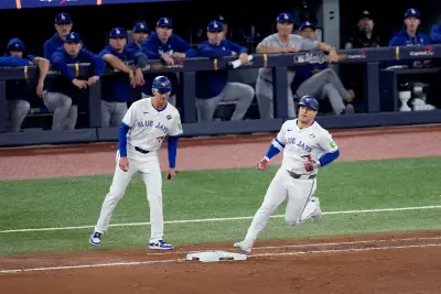 Blue Jays rout Dodgers 11-4 in World Series opener