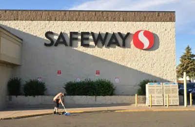 Safeway workers strike expands to stores in Castle Rock and Denver