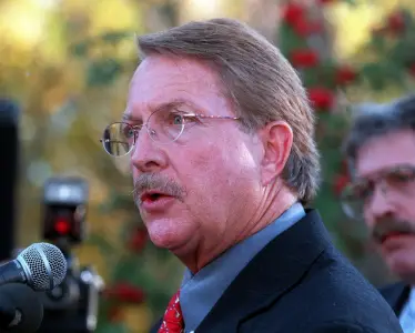 Alex Hunter, Boulder’s longest-serving DA and key figure in JonBenét Ramsey case, dies at 89