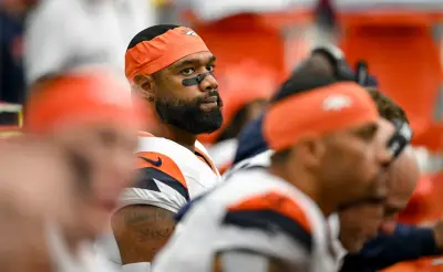 Broncos sign veteran TE Marcedes Lewis to 53-man roster