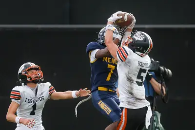 Hudson Schrader’s pair of picks sets the tone as Los Gatos suffocates Menlo School’s offense in shutout win