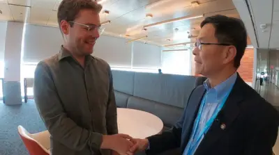 Swiss man visits Philadelphia months after life-changing hand transplant: “It is still a miracle”