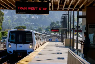 BART commute struggles continue; Red Line and Green Line closed