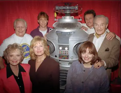 June Lockhart, beloved mother figure from ‘Lassie’ and ‘Lost In Space,’ dies at 100