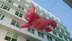 Lincoln Road turns into outdoor art maze with debut of Mr. Pink inflatable ahead of Miami Art Week