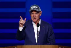 In attacking Mark Kelly, Trump is elevating a 2028 contender