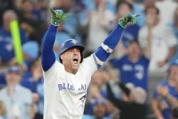 Springer’s HR sends Blue Jays to World Series with 4-3 win over Mariners in Game 7 of ALCS