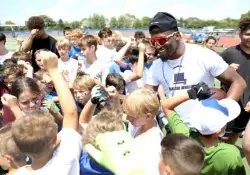 Home turf: New York Giants safety Tyler Nubin returns to St. Charles to teach kids about football