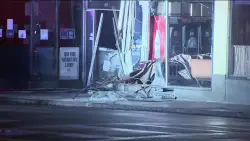 Police chase leads to car crash into Quincy restaurant