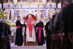 Pope Leo XIV gets warm welcome from Turkey's Catholics on first foreign trip