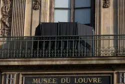 2 more suspects are charged in the Louvre jewel heist